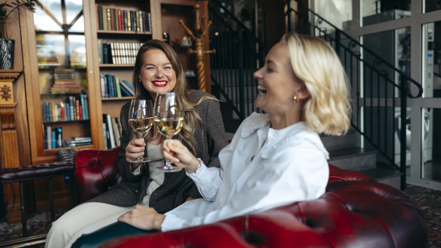 Hotell Skansen - Gäster i Loungen